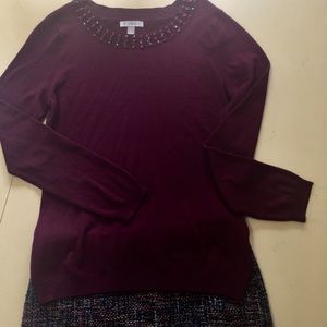 Long sleeve with beads sweater/ burgundy color.